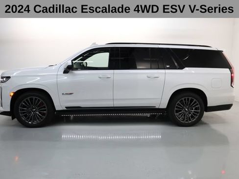 Used 2024 Cadillac Escalade ESV V w/ Heavy-Duty Trailer Package AWD/4WD image 4