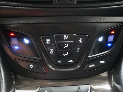 Used 2020 Buick Envision Essence image 21