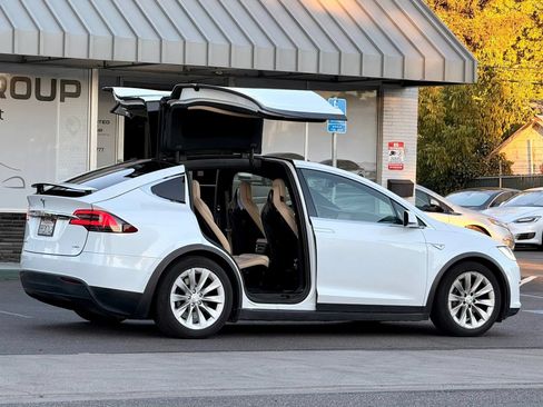 Used 2016 Tesla Model X 75D AWD/4WD image 8