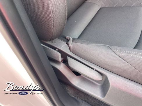 Used 2024 Toyota Tacoma SR5 AWD/4WD image 17