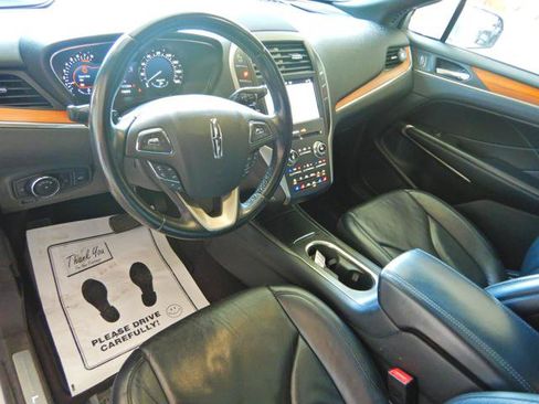 Used 2017 Lincoln MKC Reserve w/ Lincoln MKC Climate Package AWD/4WD image 8