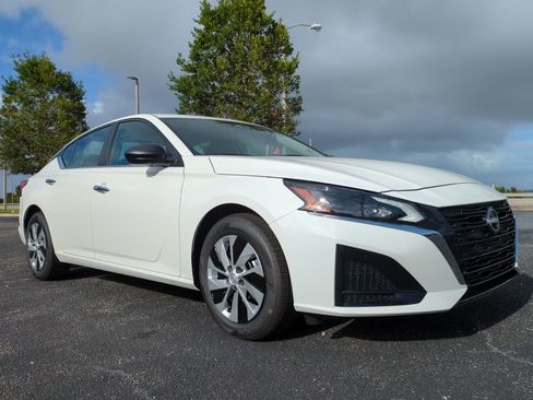 New 2025 Nissan Altima 2.5 S image 3