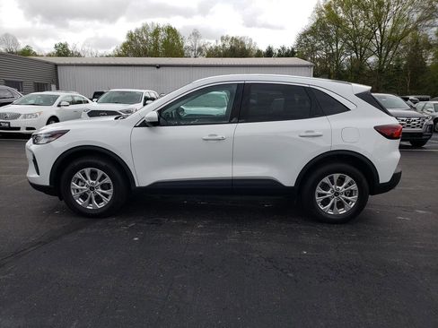 Used 2023 Ford Escape Active w/ Tech Pack #2 AWD/4WD image 9