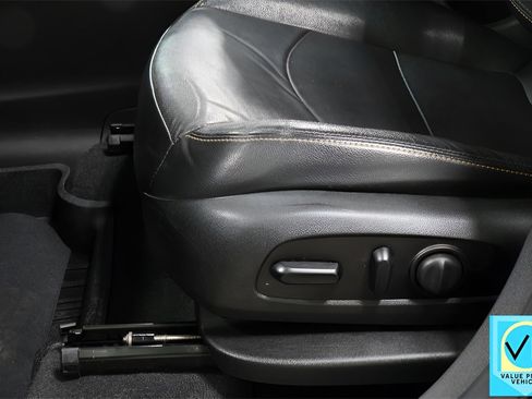 Used 2020 Chevrolet Equinox LT w/ Midnight Edition image 19