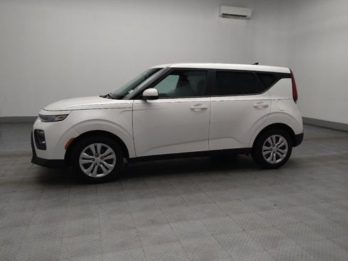 Used 2022 Kia Soul LX FWD image 2