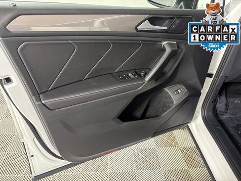 Used 2024 Volkswagen Tiguan SE image 11
