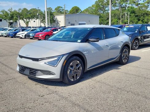 New 2026 Kia EV6 Light RWD image 3