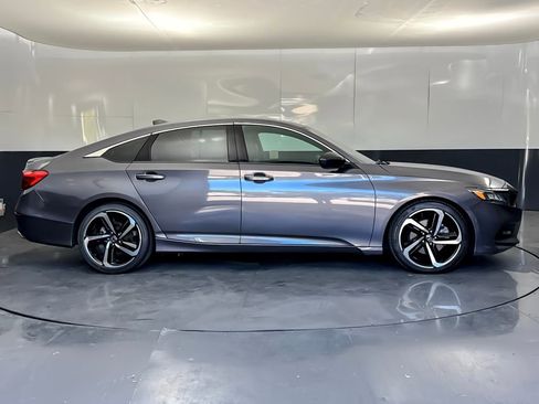 Used 2020 Honda Accord LX image 2