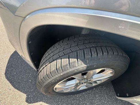 Used 2018 Chevrolet Traverse Premier w/ LPO, 'HIT The Road' Package AWD/4WD image 23