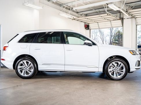 Used 2021 Audi Q7 2.0T Premium Plus w/ Executive Package image 5