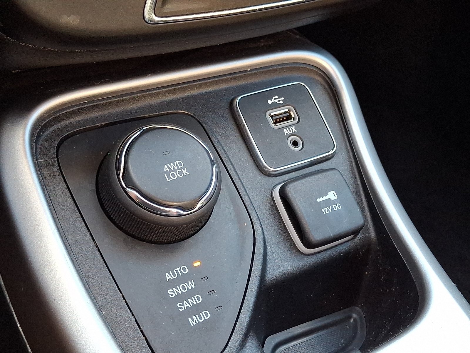 Used 2018 Jeep Compass Sport AWD/4WD image 24