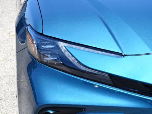Used 2025 Toyota Camry XSE FWD image 5
