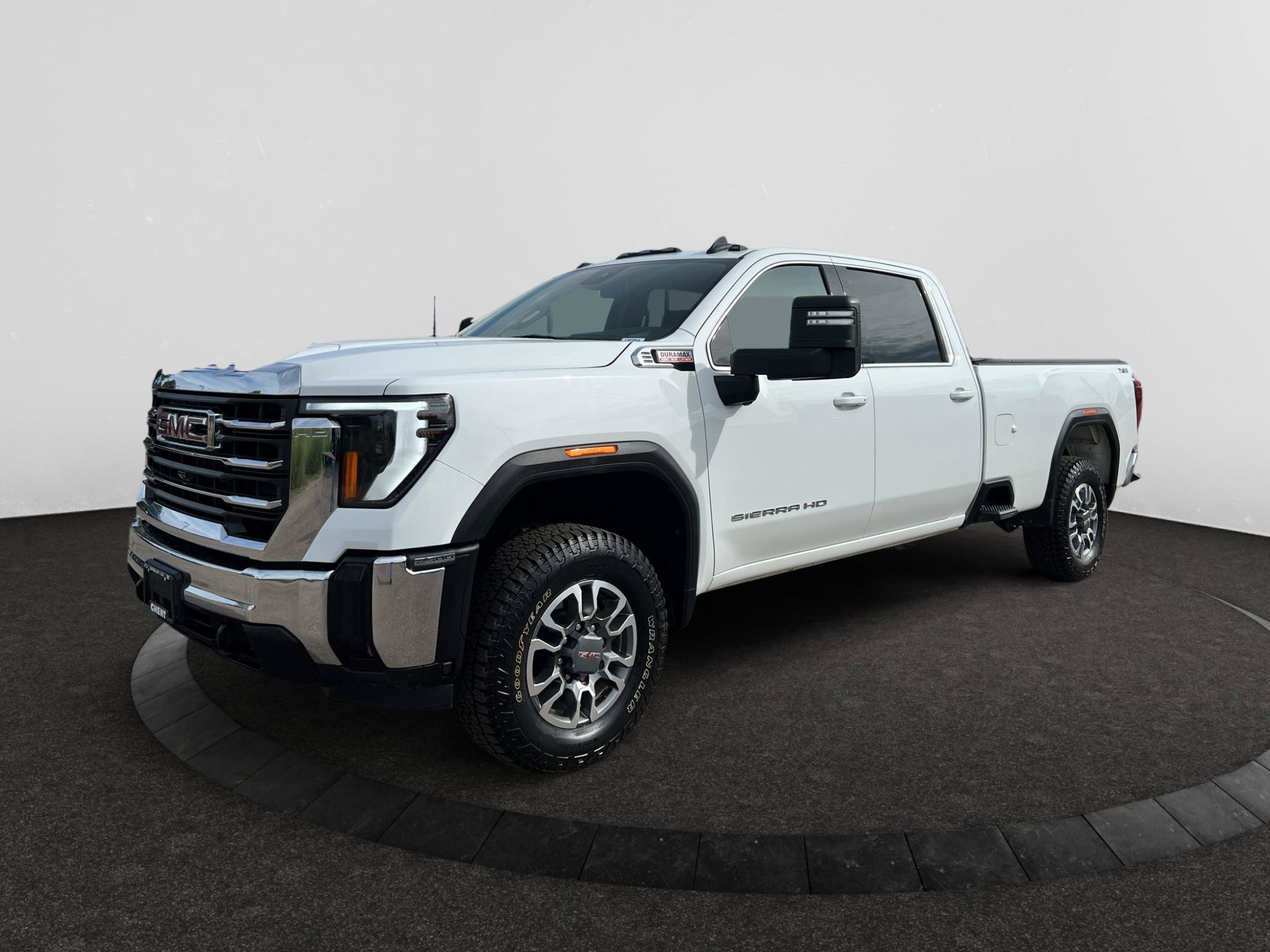 Used 2024 GMC Sierra 2500 SLE w/ SLE Value Package; AWD/4WD image 2