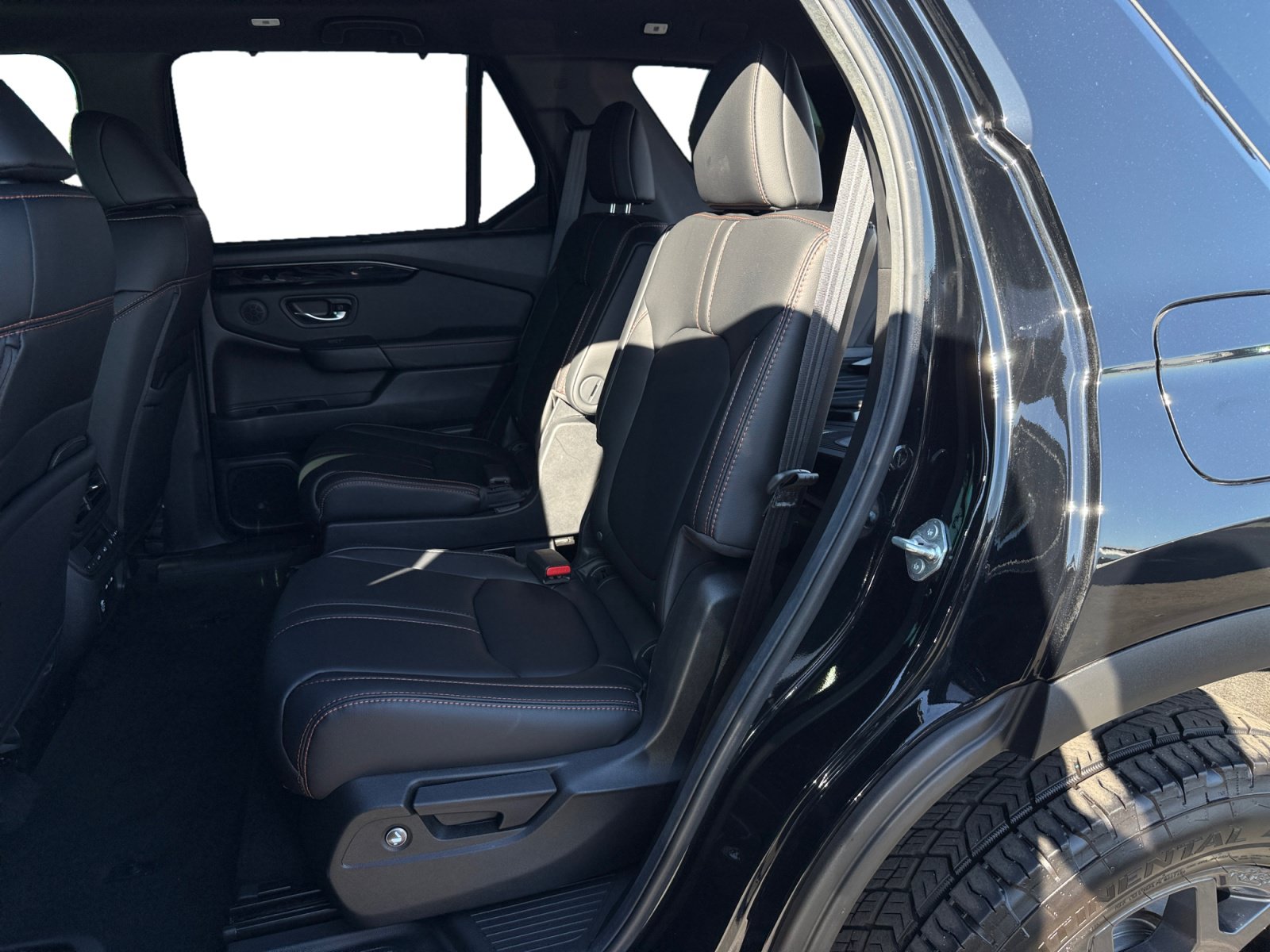 Used 2025 Honda Pilot TrailSport image 16