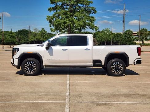 Used 2025 GMC Sierra 2500 Denali Ultimate w/ Max Trailering Package AWD/4WD image 4