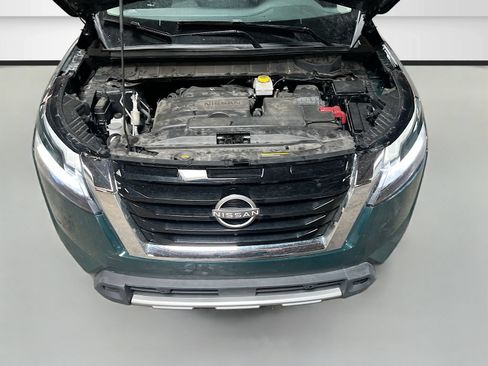 Used 2024 Nissan Pathfinder SL AWD/4WD image 31