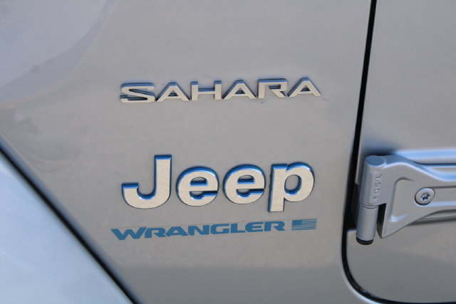 Used 2023 Jeep Wrangler Unlimited Sahara w/ Cold Weather Group AWD/4WD image 8