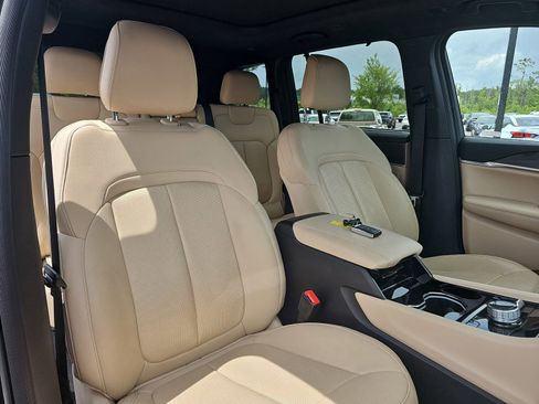 Used 2022 Jeep Grand Cherokee Limited 4xe w/ Luxury Tech Group II AWD/4WD image 11