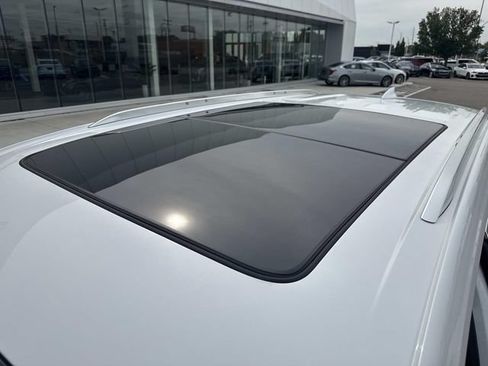 Certified 2024 Cadillac XT6 Luxury w/ LPO, Floor Liner Package AWD/4WD image 14