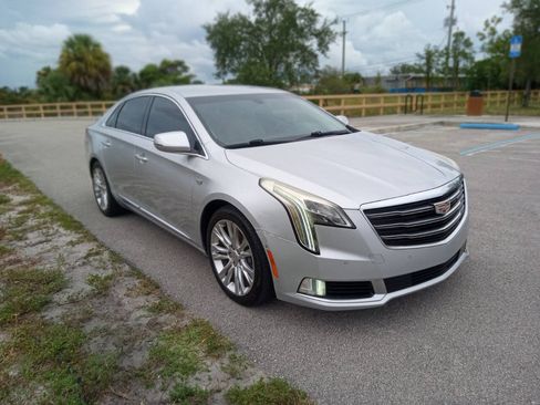Used 2018 Cadillac XTS Luxury FWD image 4