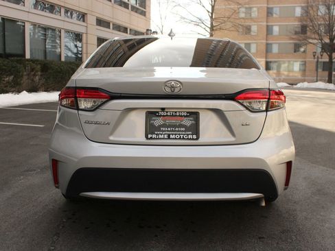 Used 2021 Toyota Corolla LE image 7