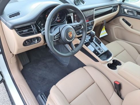 Used 2026 Porsche Macan AWD/4WD image 24