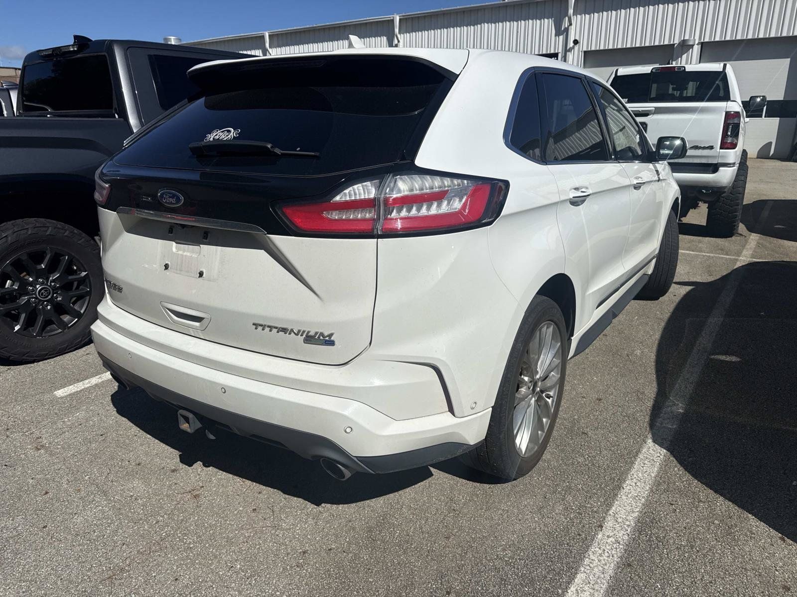 Used 2020 Ford Edge Titanium w/ Equipment Group 301A AWD/4WD image 4