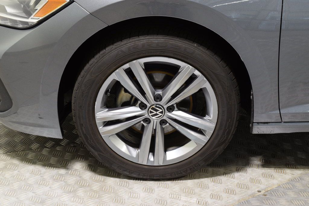Used 2024 Volkswagen Jetta SE FWD image 35