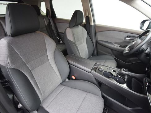 Used 2023 Nissan Rogue SV AWD/4WD image 19