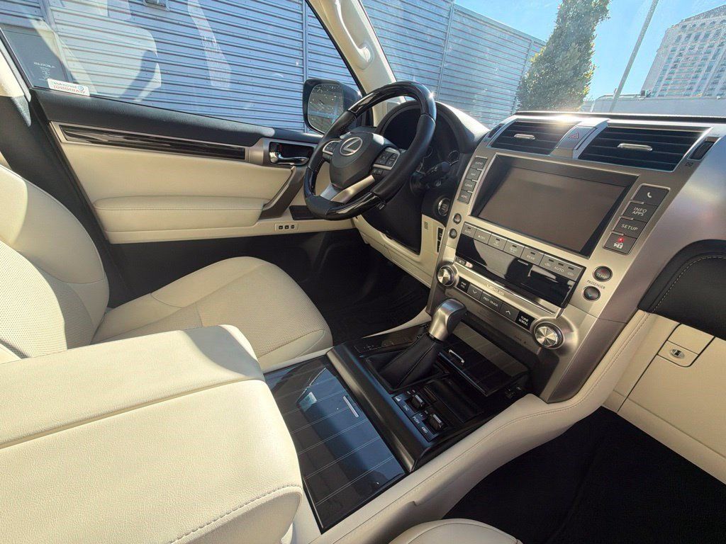 Used 2021 Lexus GX 460 Premium w/ Premium Plus Package AWD/4WD image 17