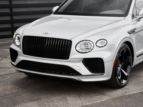 Used 2023 Bentley Bentayga Extended Wheelbase image 5