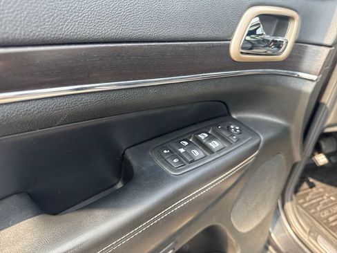 Used 2014 Jeep Grand Cherokee Limited w/ Luxury Group II AWD/4WD image 14