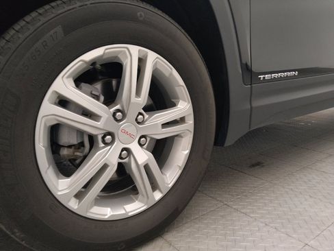 Used 2024 GMC Terrain SLE FWD image 31