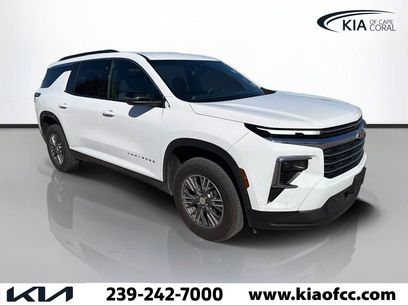 Used 2025 Chevrolet Traverse LT