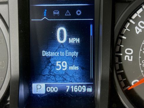 Used 2022 Toyota Tacoma SR RWD image 16