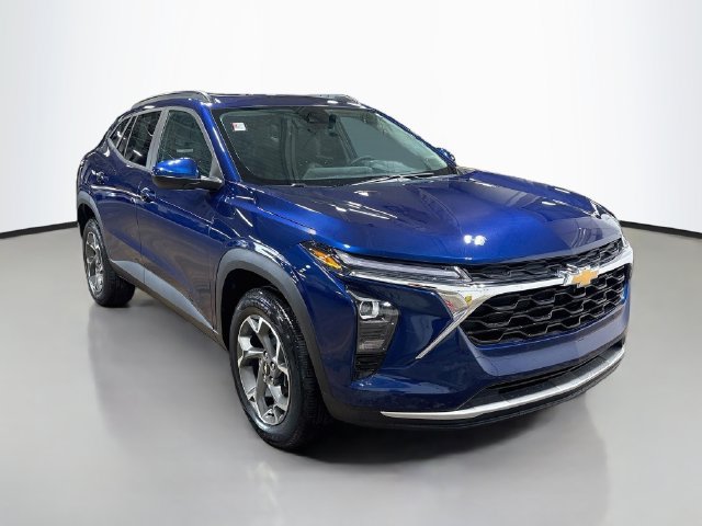 Used 2024 Chevrolet Trax LT w/ Sunroof Package FWD image 5