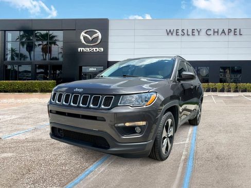 Used 2020 Jeep Compass Latitude FWD image 1