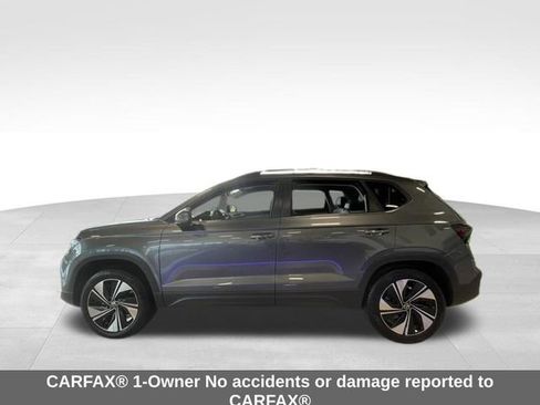 Used 2025 Volkswagen Taos SE image 3