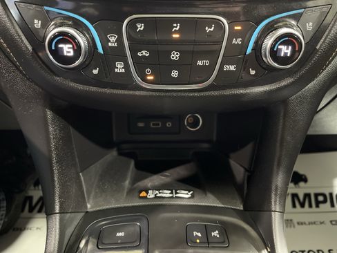 Used 2024 Chevrolet Equinox Premier AWD/4WD image 26