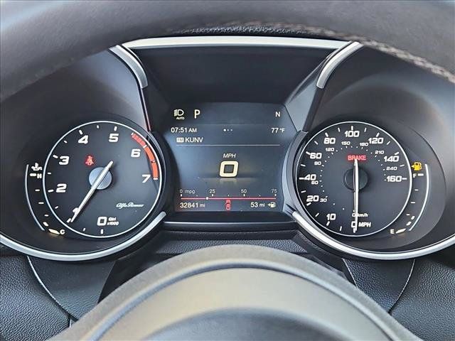 Used 2019 Alfa Romeo Giulia RWD image 11