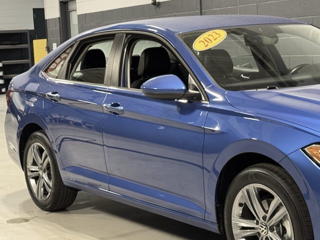 Used 2023 Volkswagen Jetta SE FWD image 4