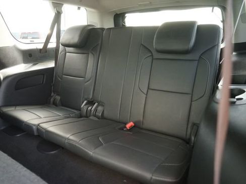 Used 2018 Chevrolet Suburban LT RWD image 14