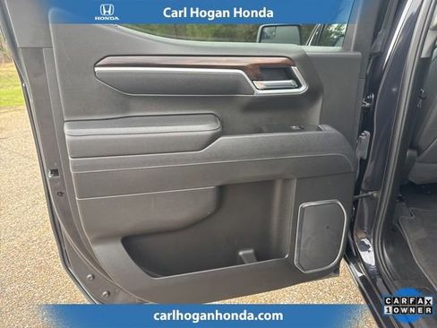 Used 2025 GMC Sierra 1500 SLT image 11