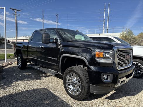 Used 2015 GMC Sierra 2500 Denali AWD/4WD image 4