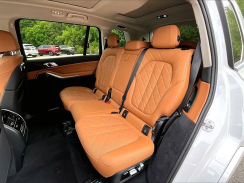 Certified 2024 BMW X7 xDrive40i AWD/4WD image 21
