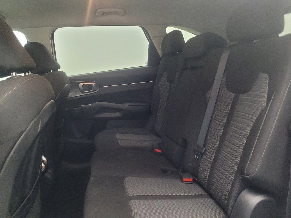 Used 2021 Kia Sorento LX FWD image 18