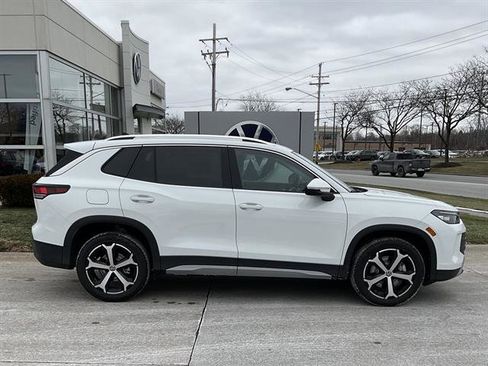 New 2026 Volkswagen Tiguan SE image 3