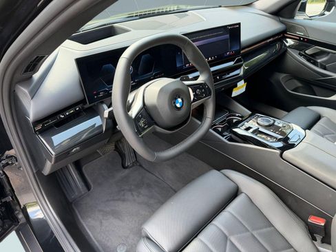 Certified 2026 BMW 530i xDrive AWD/4WD image 4
