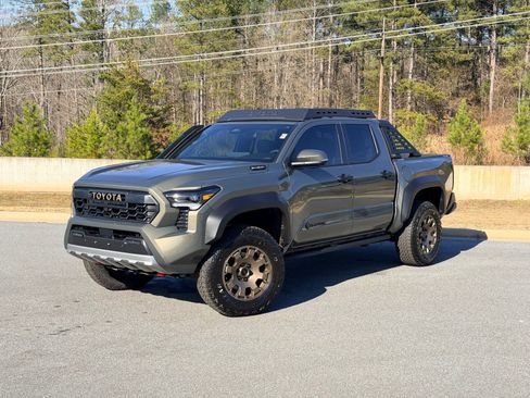 Used 2025 Toyota Tacoma 4x4 Double Cab Hybrid image 3