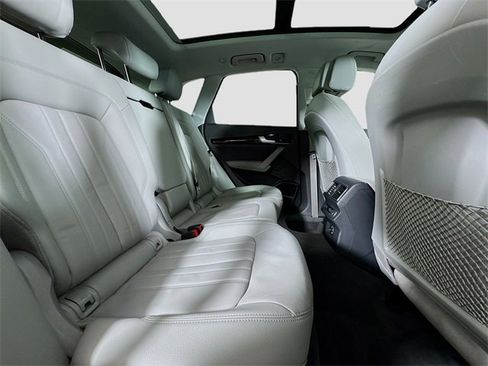 Used 2018 Audi Q5 2.0T Premium Plus w/ Premium Plus Package image 29